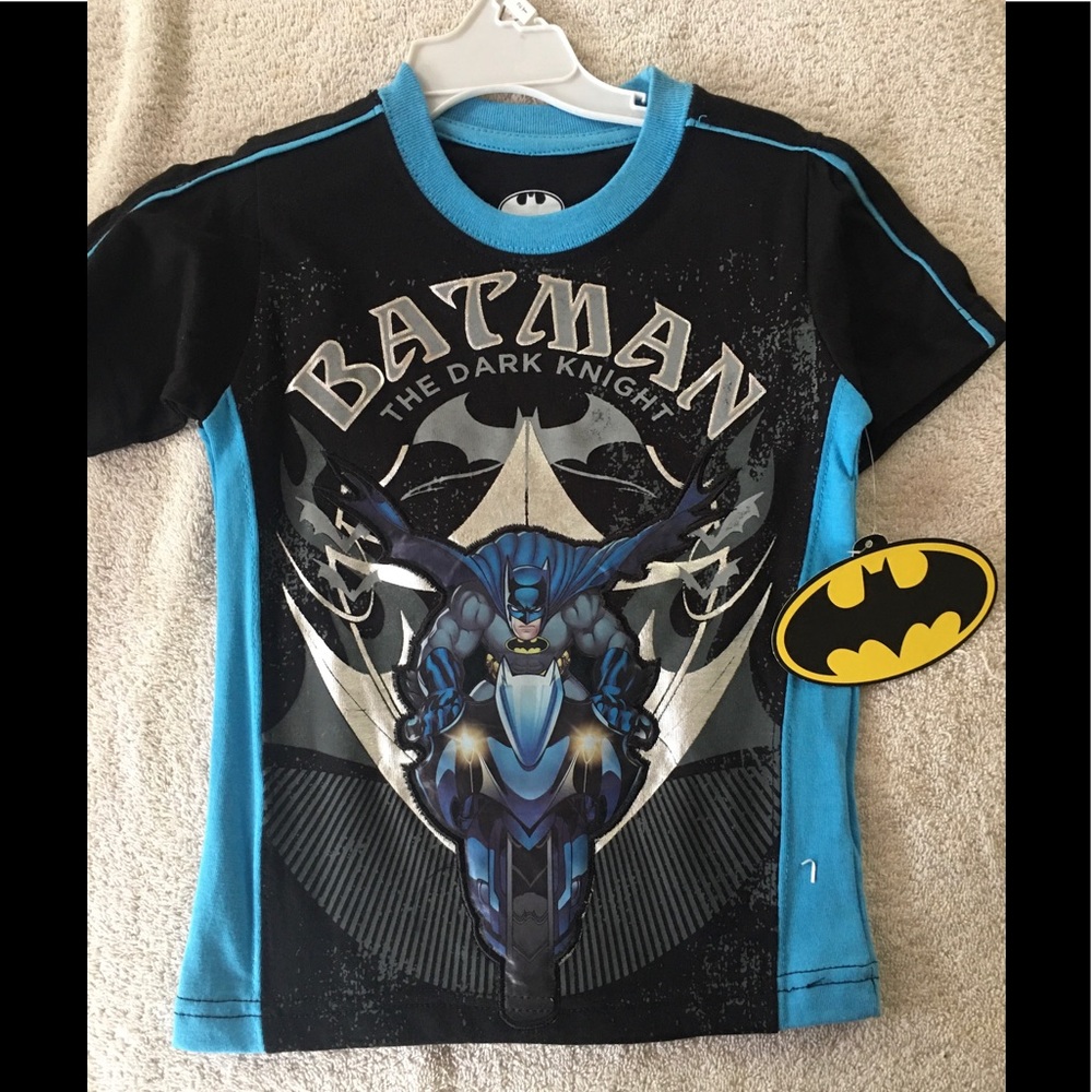 Boys DC Comics Batman shirt size 2T NWT